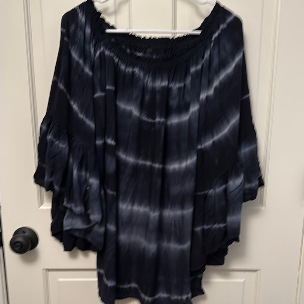 ELAN tied/dye Blue and White Ruffled Dolman Sleeve Blouse